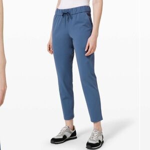 Lululemon On The Fly 7/8 Pant Ink Blue